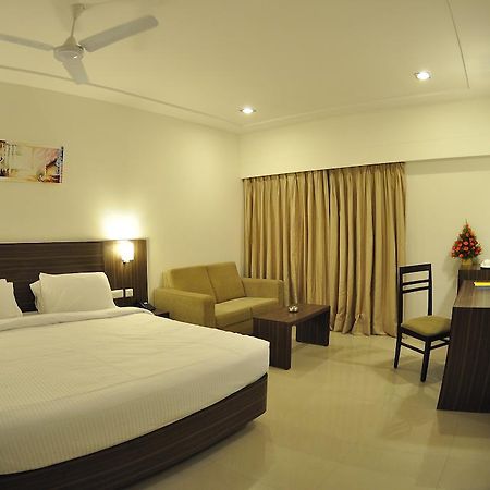 Hotel Midcity Vijayawāda Exterior foto