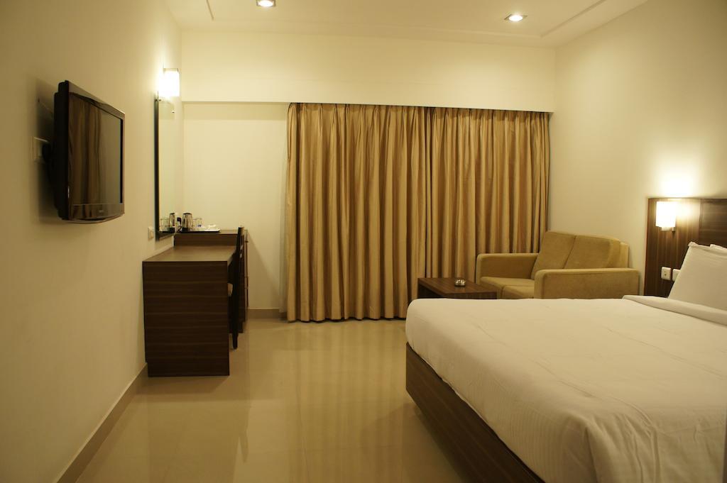 Hotel Midcity Vijayawāda Exterior foto